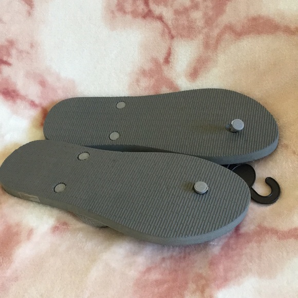 Mens Grey Patriotic Shark  Flip Flops  L 10/11 NWT - Picture 5 of 6